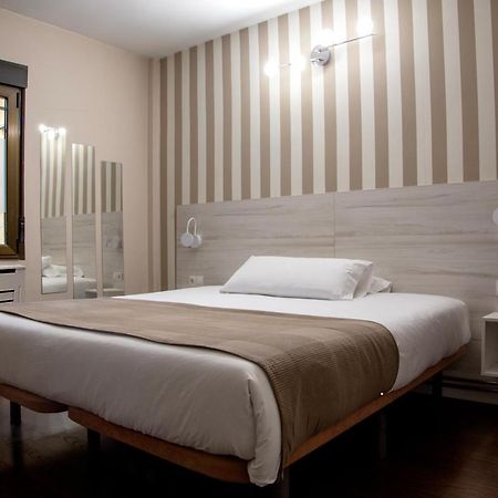 Hostal Gud Salamanca Buitenkant foto