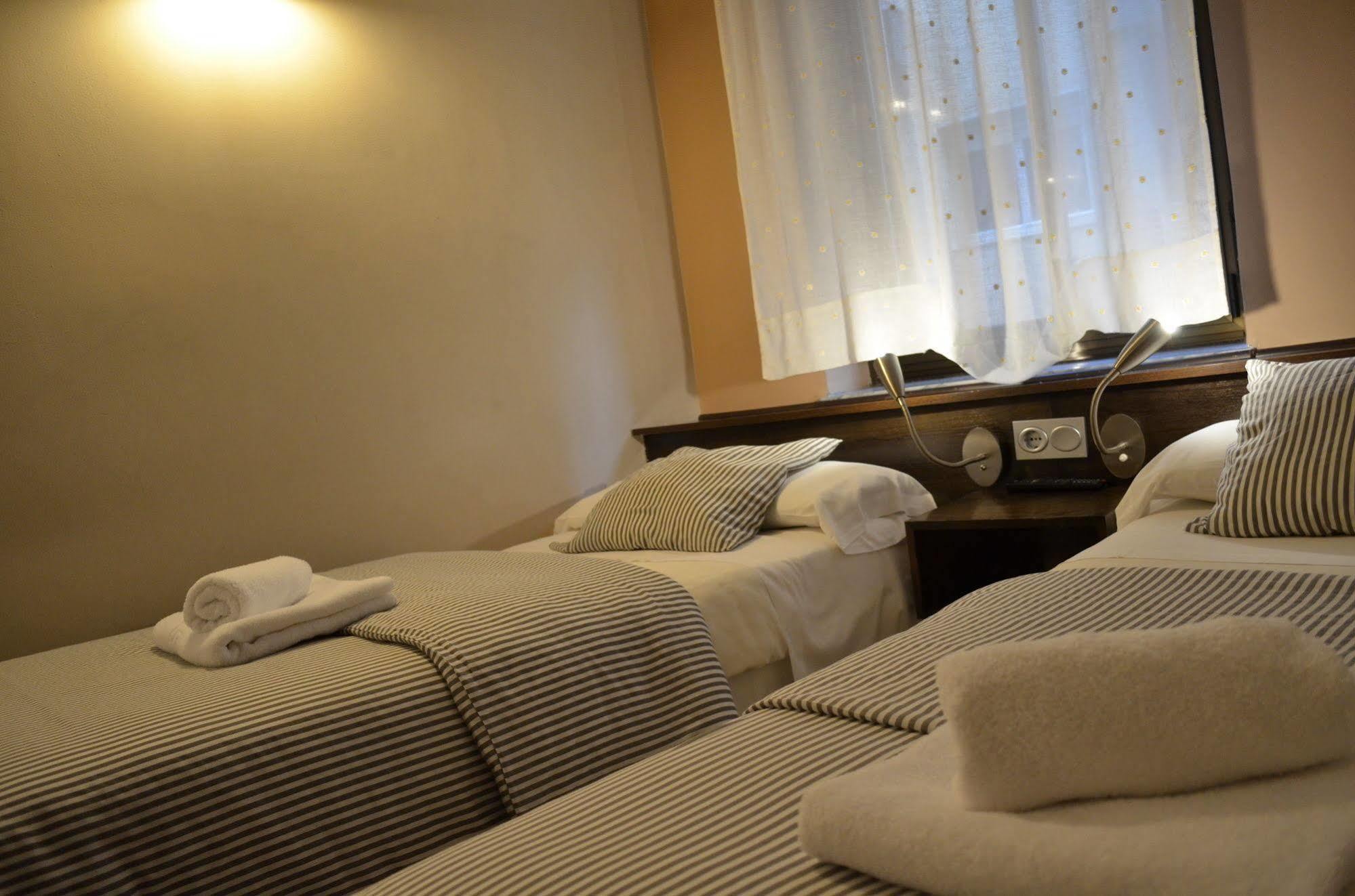 Hostal Gud Salamanca Buitenkant foto